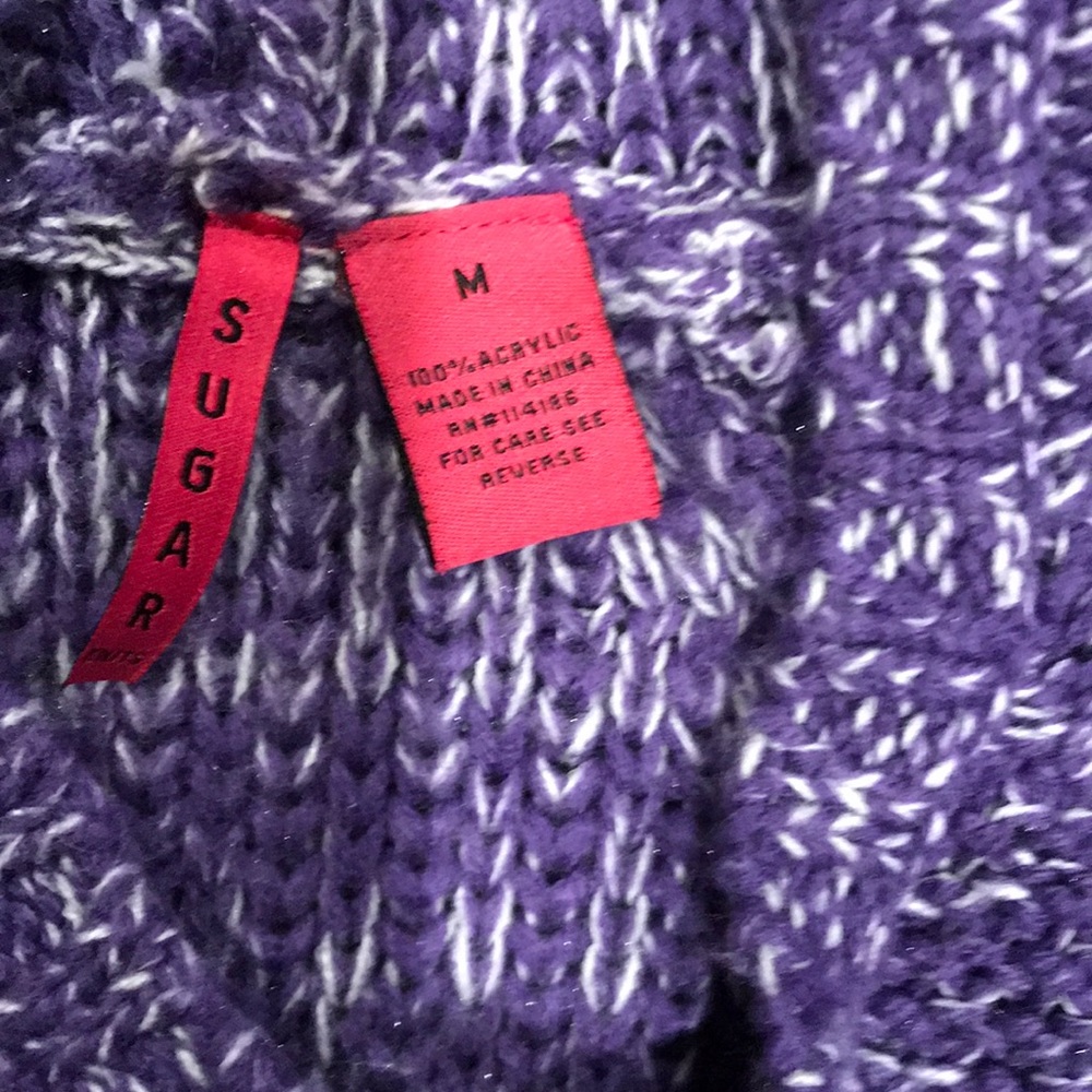 Girl’s sweater with hood - Picture 2 of 3
